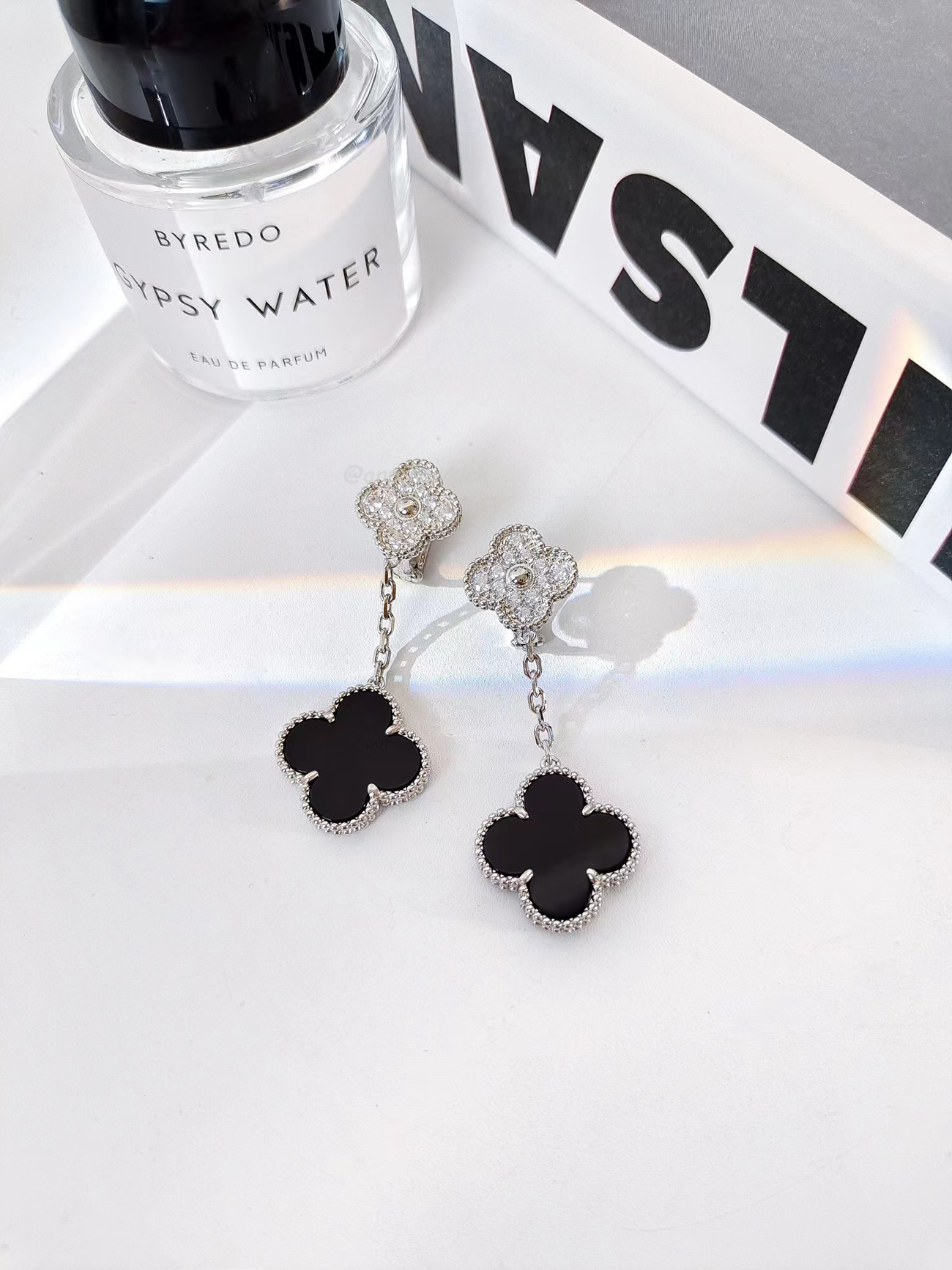 Van Cleef Arpels Magic Alhambra Earrings 2 Motifs 18k White Gold (8) - www.newkick.vip